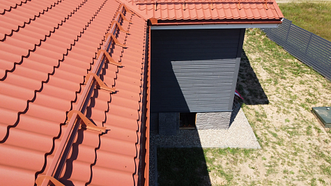 Купить Металлочерепица МП Ламонтерра / Монтеррей, Норман / Norman 0,5 цвет RAL8004 Терракотовый - изображение 5